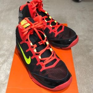 Nike Air Kids (GS) 759982-003 Sneakers Sz 5.5Y